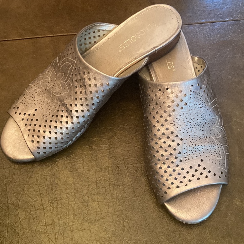AEROSOLES BITMAP SLIDES